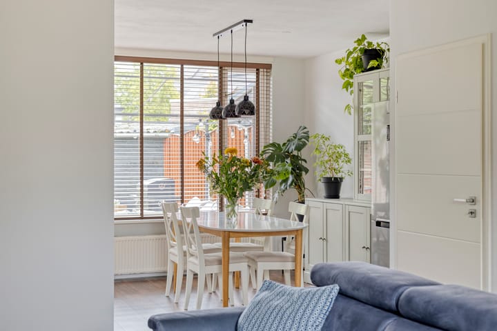 Tussenwoning te koop: Aalbersestraat 38, Helmond