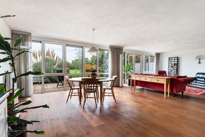 Tussenwoning te koop: Dr. Marga Klompéhof 12, Reeuwijk