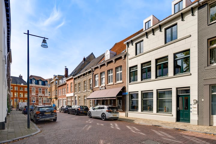 Appartement te koop: Wilhelminaplein 22A, Roermond