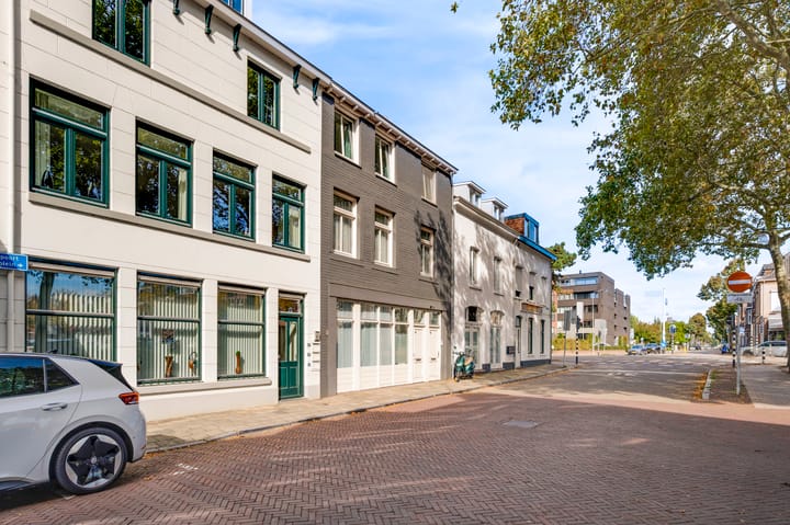 Appartement te koop: Wilhelminaplein 22A, Roermond