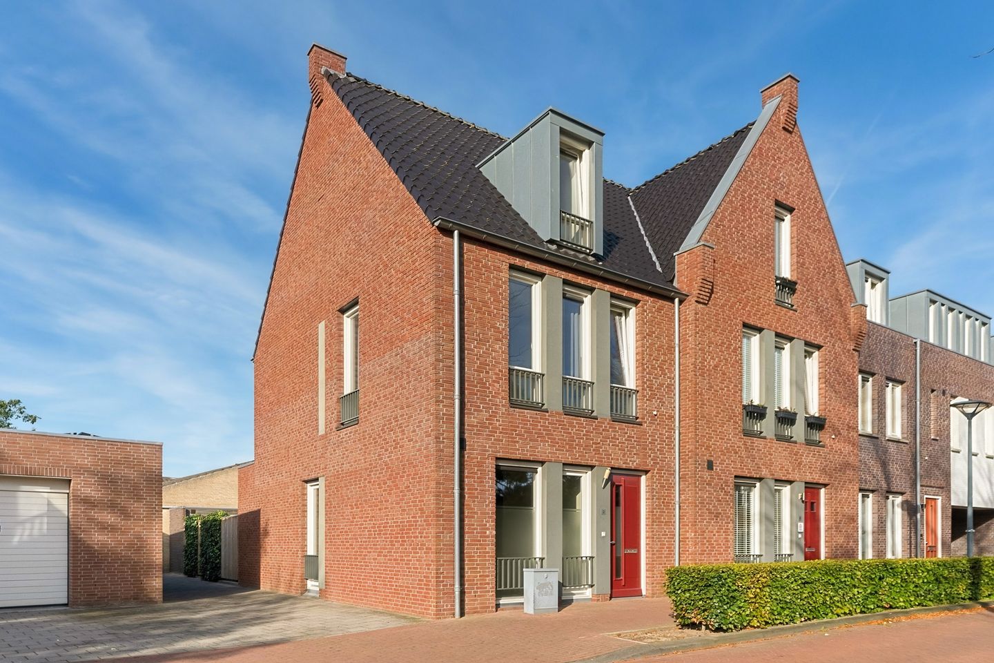 Foto 1 van Peellandstraat 2