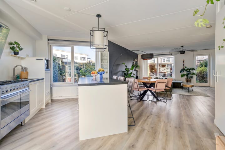 Tussenwoning te koop: Seramstraat 15, Zwolle