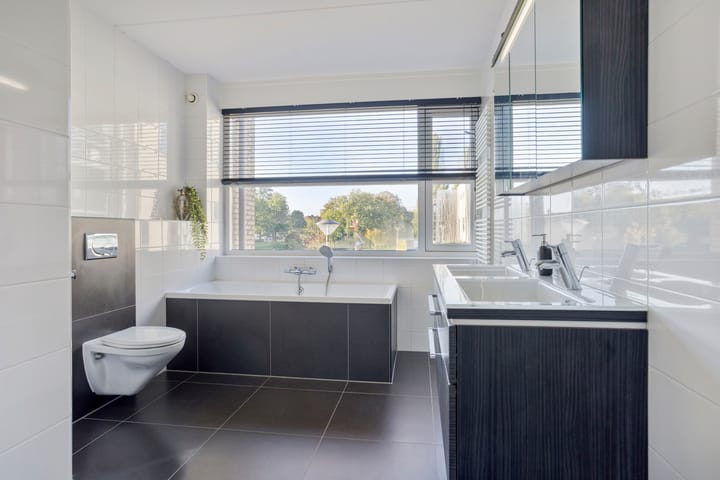 Tussenwoning te koop: Seramstraat 15, Zwolle
