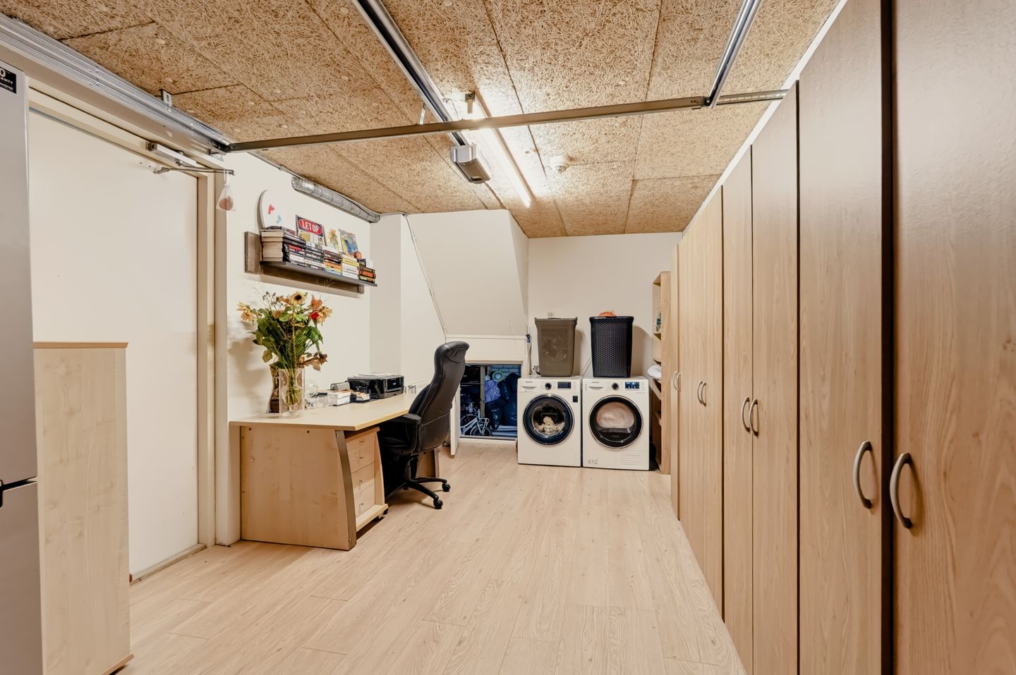 Photo 40 of Dirk Gerhardtstraat 36