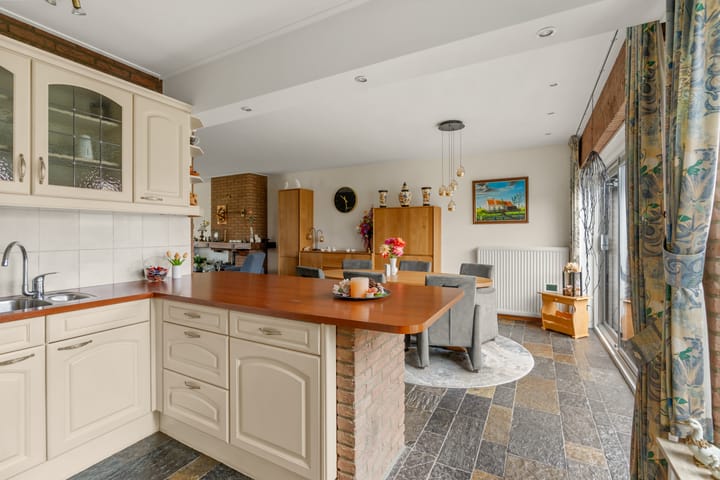 Hoekwoning te koop: Plasweg 27A, Waddinxveen