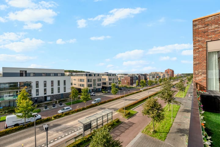 Appartement te koop: Beneluxlaan 758, Almere