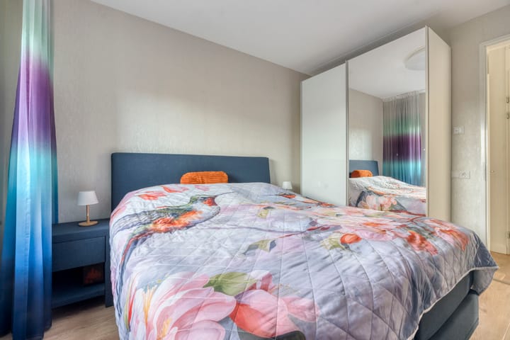 Appartement te koop: Beneluxlaan 758, Almere