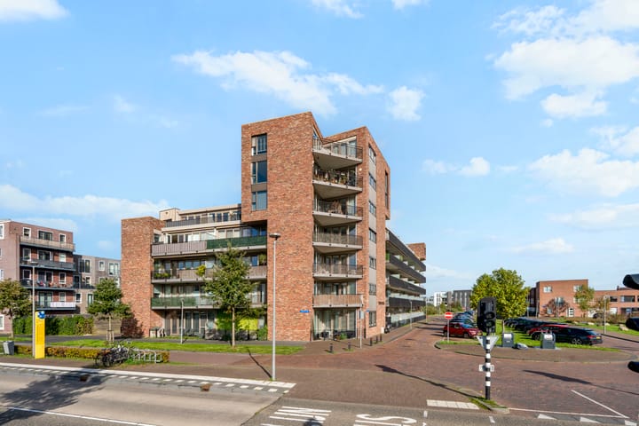Appartement te koop: Beneluxlaan 758, Almere