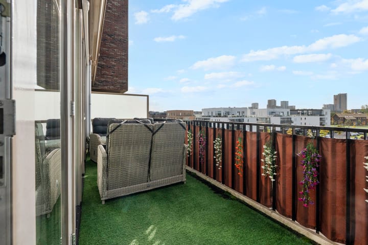 Appartement te koop: Beneluxlaan 758, Almere