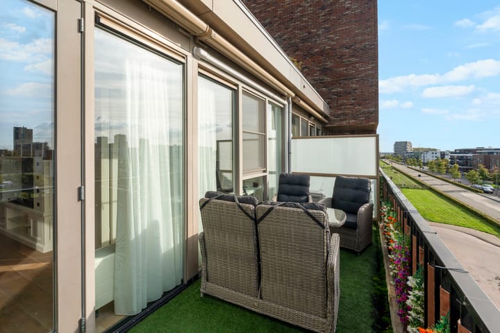 Appartement te koop: Beneluxlaan 758, Almere