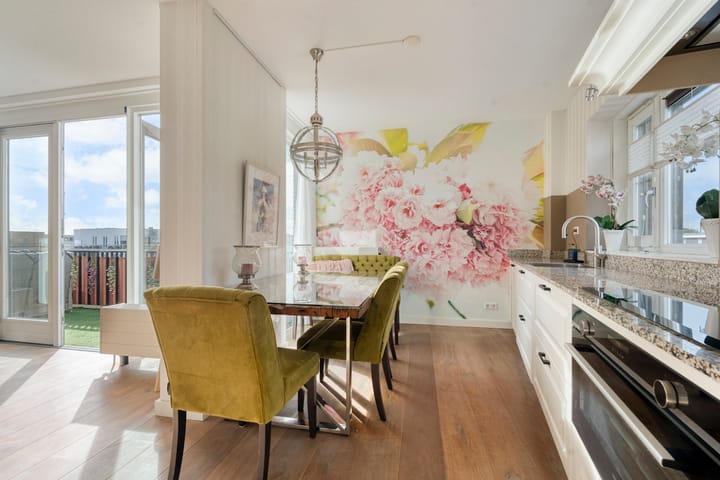 Appartement te koop: Beneluxlaan 758, Almere
