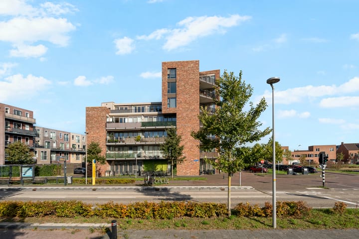 Appartement te koop: Beneluxlaan 758, Almere