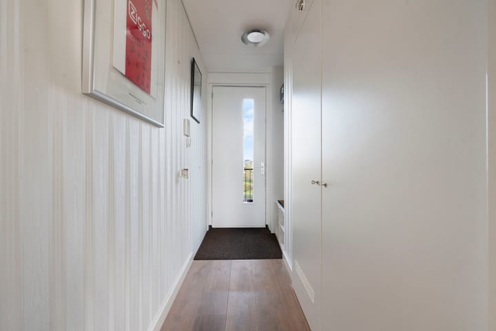 Appartement te koop: Beneluxlaan 758, Almere