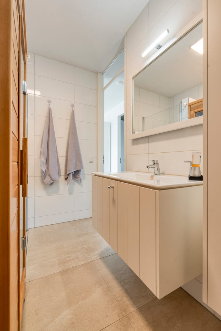 Appartement te koop: Beneluxlaan 758, Almere