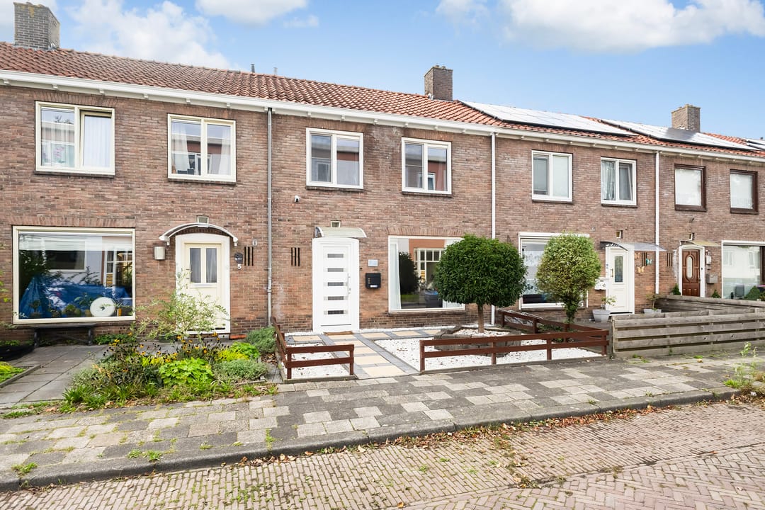 Photo 37 of Cederstraat 7