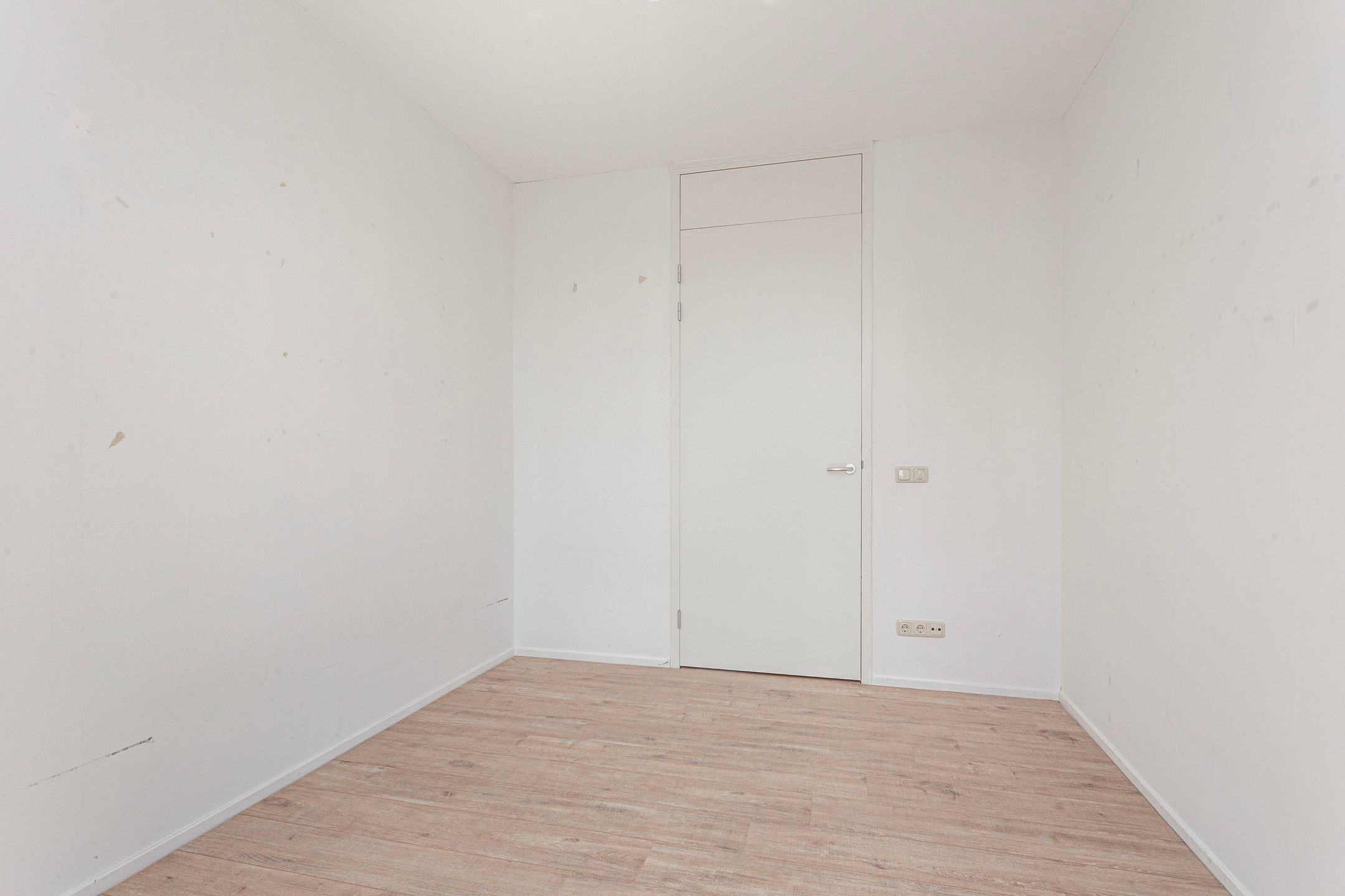 Photo 21 of Dr. R. van Lutterveltstraat 56