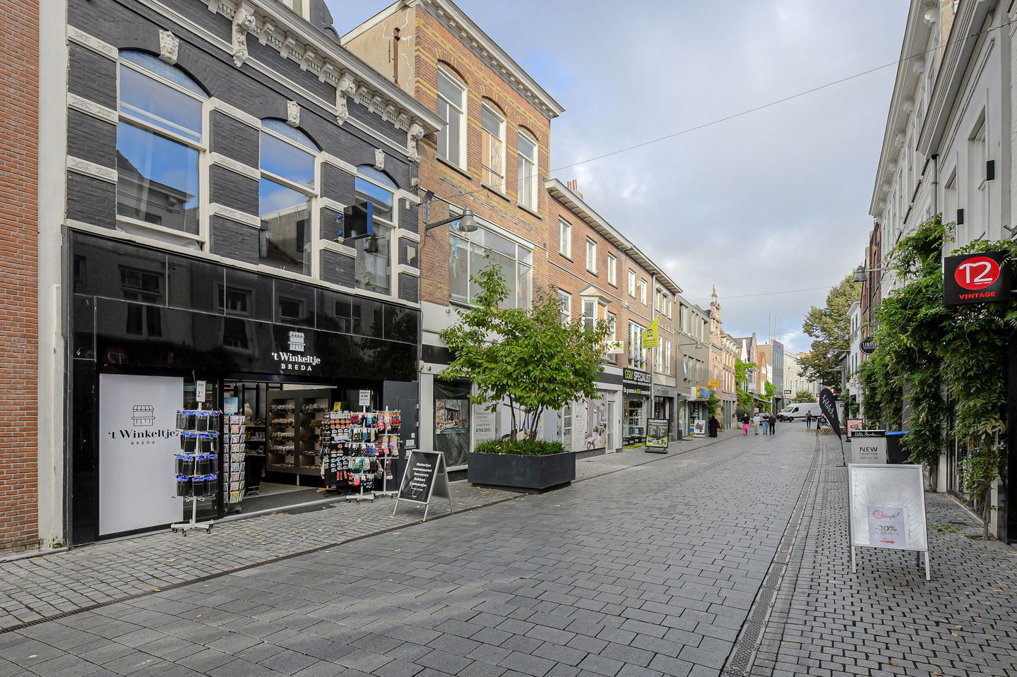 View photo 3 of Ginnekenstraat 130