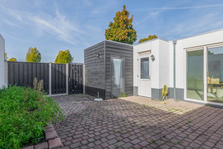 Tussenwoning te koop: Rendierlaan 10, Helmond