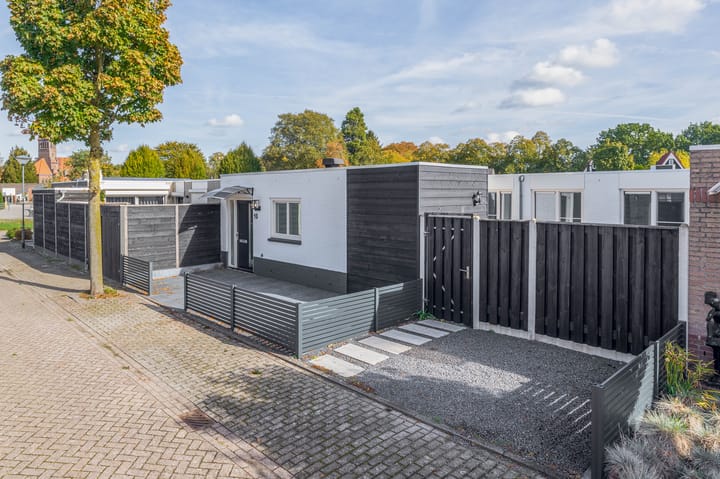 Tussenwoning te koop: Rendierlaan 10, Helmond