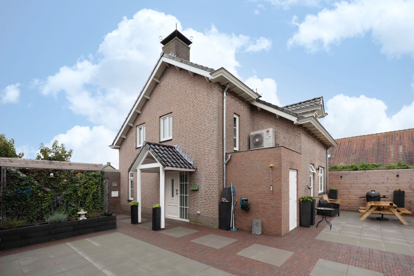 Photo 19 of Onze Lieve Vrouwestraat 171