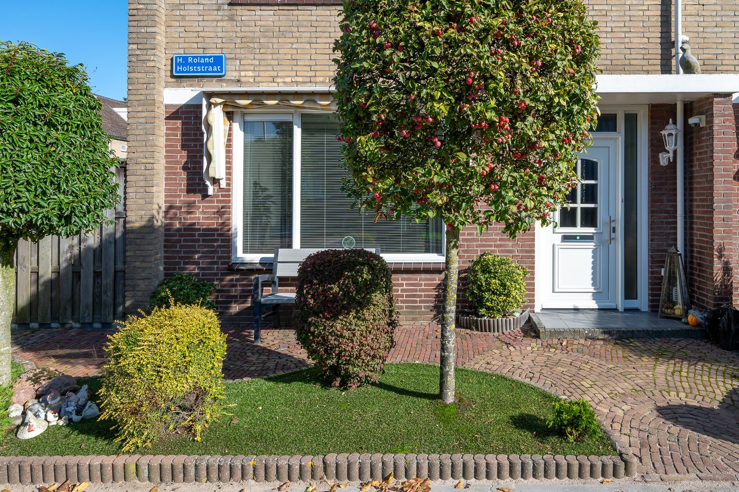 Photo 40 of H Roland Holststraat 25