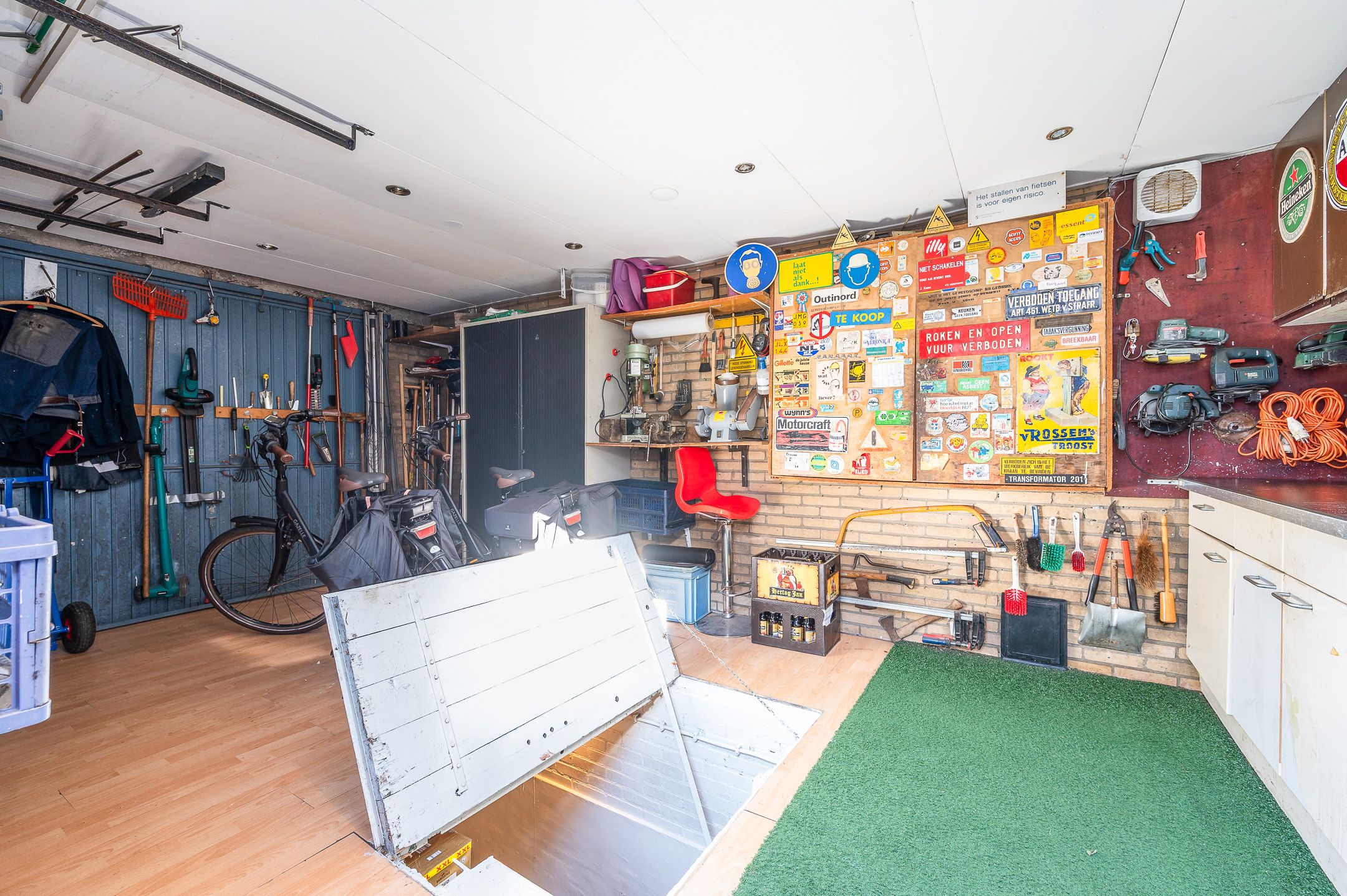 Photo 21 of H Roland Holststraat 25
