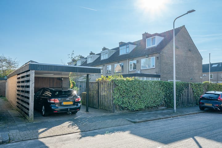 Photo 2 of H Roland Holststraat 25