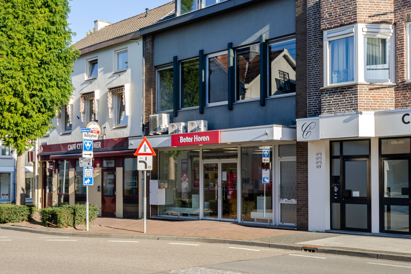Bekijk foto 1 van Hoofdstraat 25