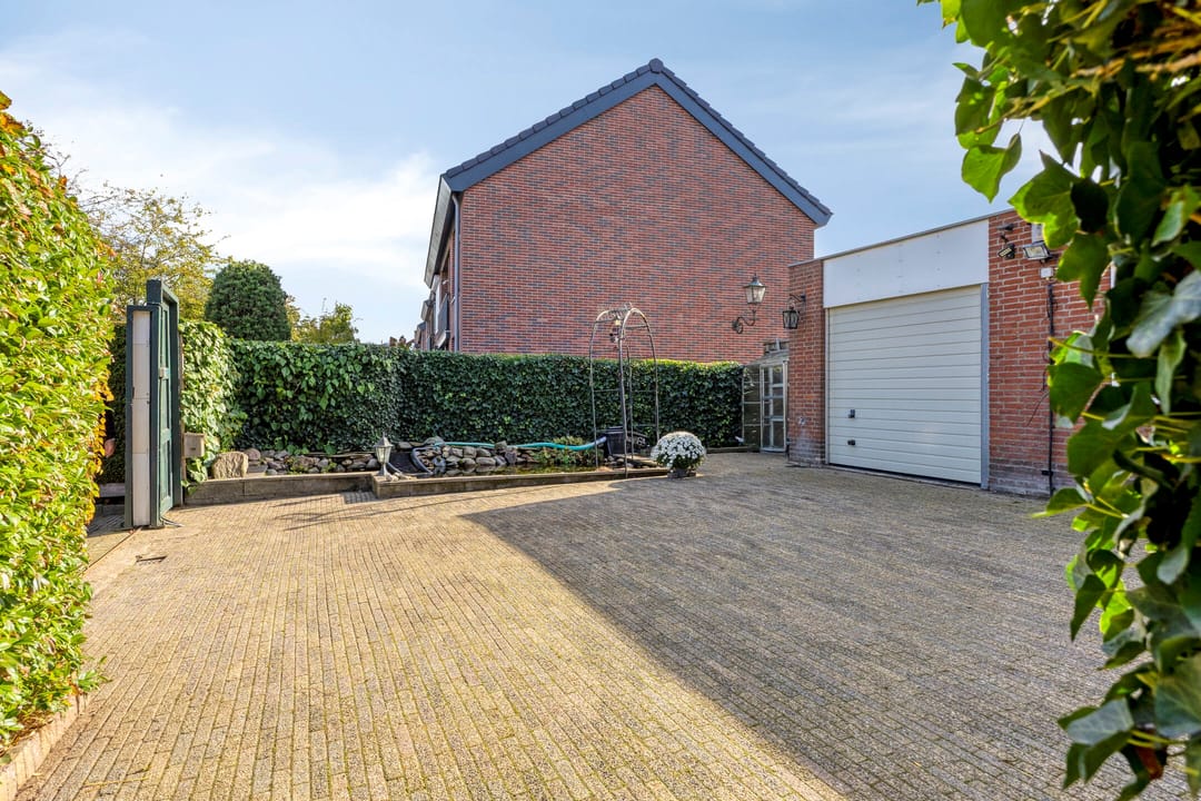 Photo 28 of Beatrixstraat 17