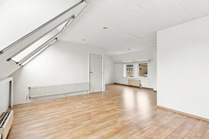 Tussenwoning te koop: Elbe 17, Uithoorn