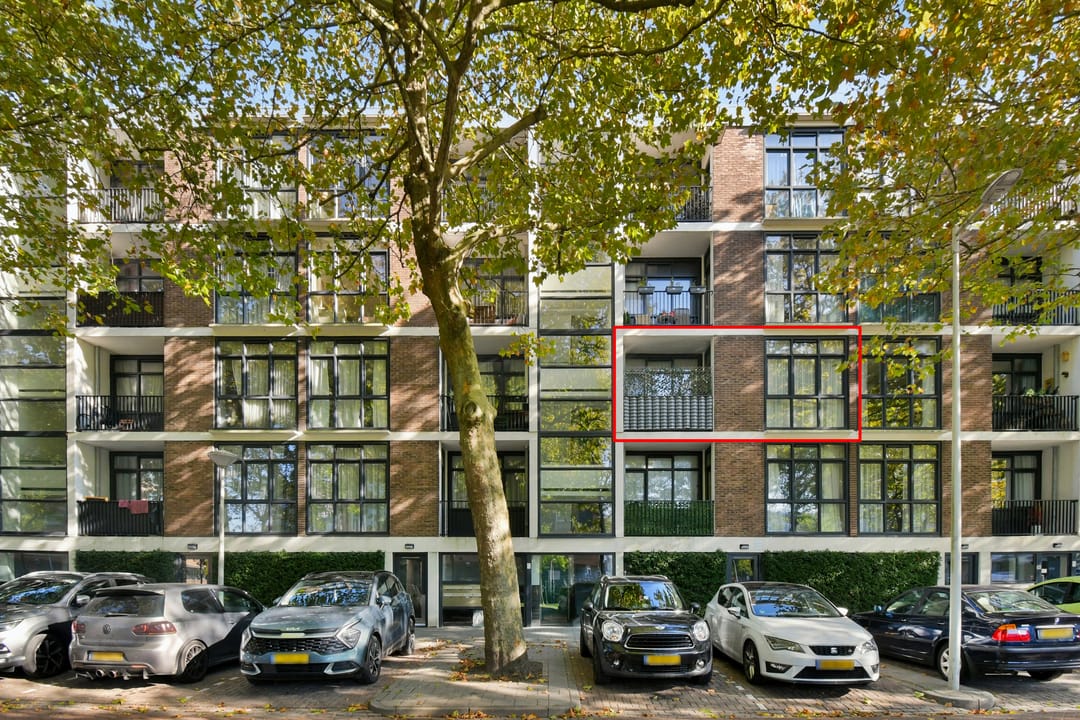 Photo 1 of Jan van Duivenvoordestraat 6-1