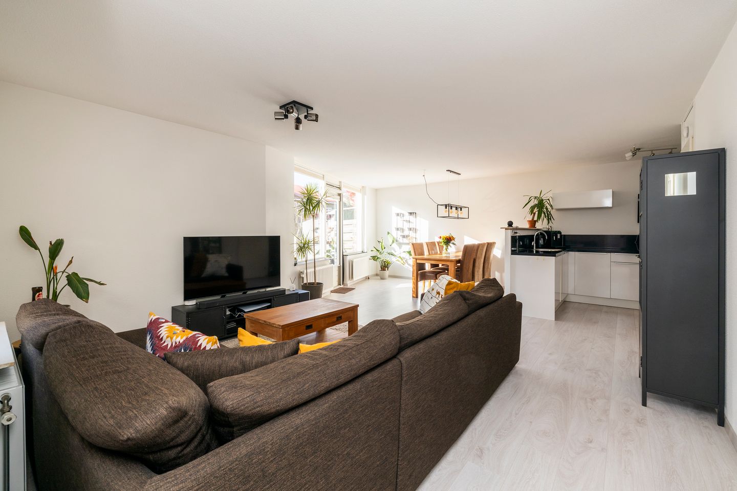 Photo 10 of Wilhelmina van Pruisenlaan 33