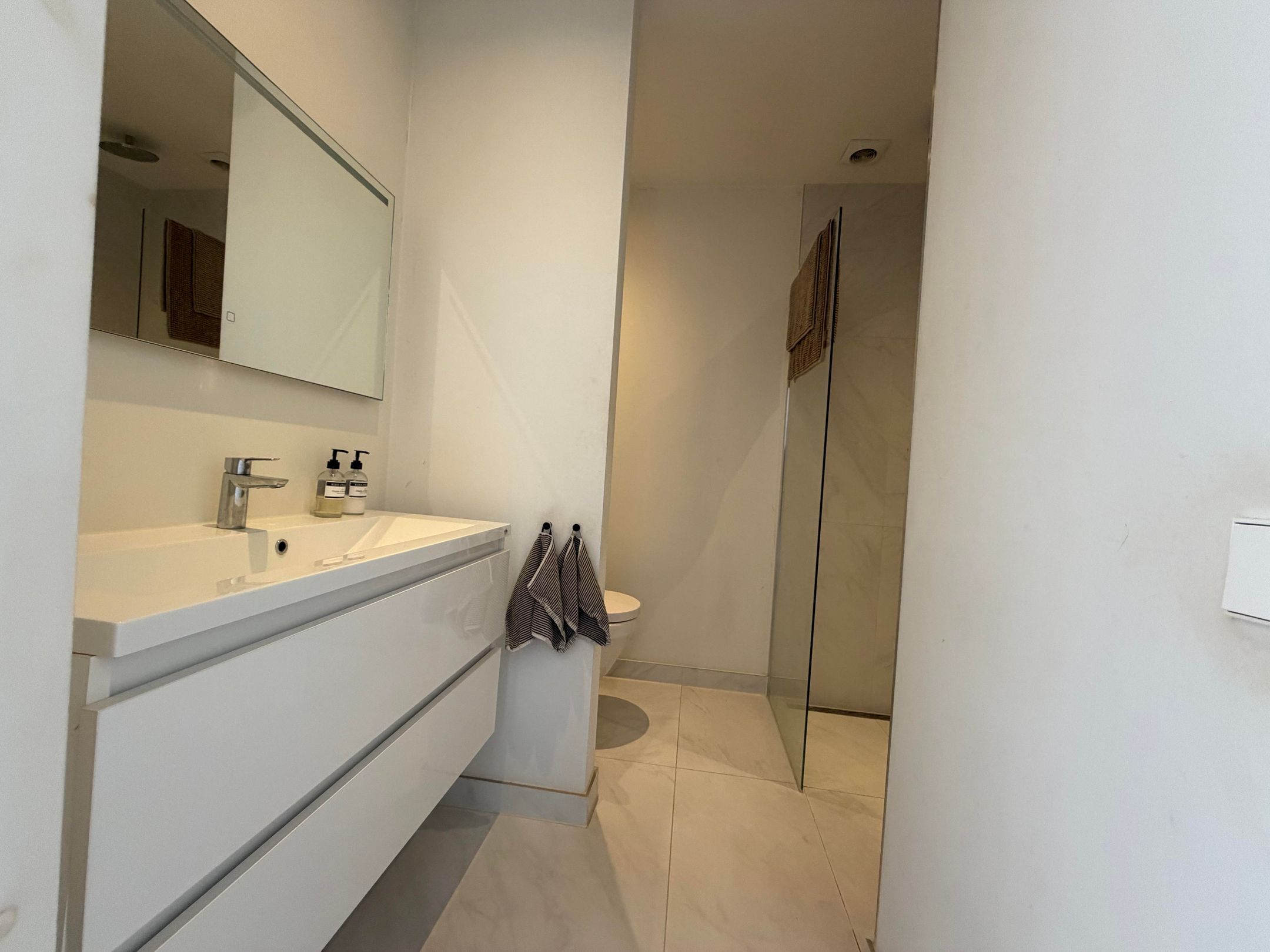 Photo 9 of Cornelis Anthoniszstraat 14-2