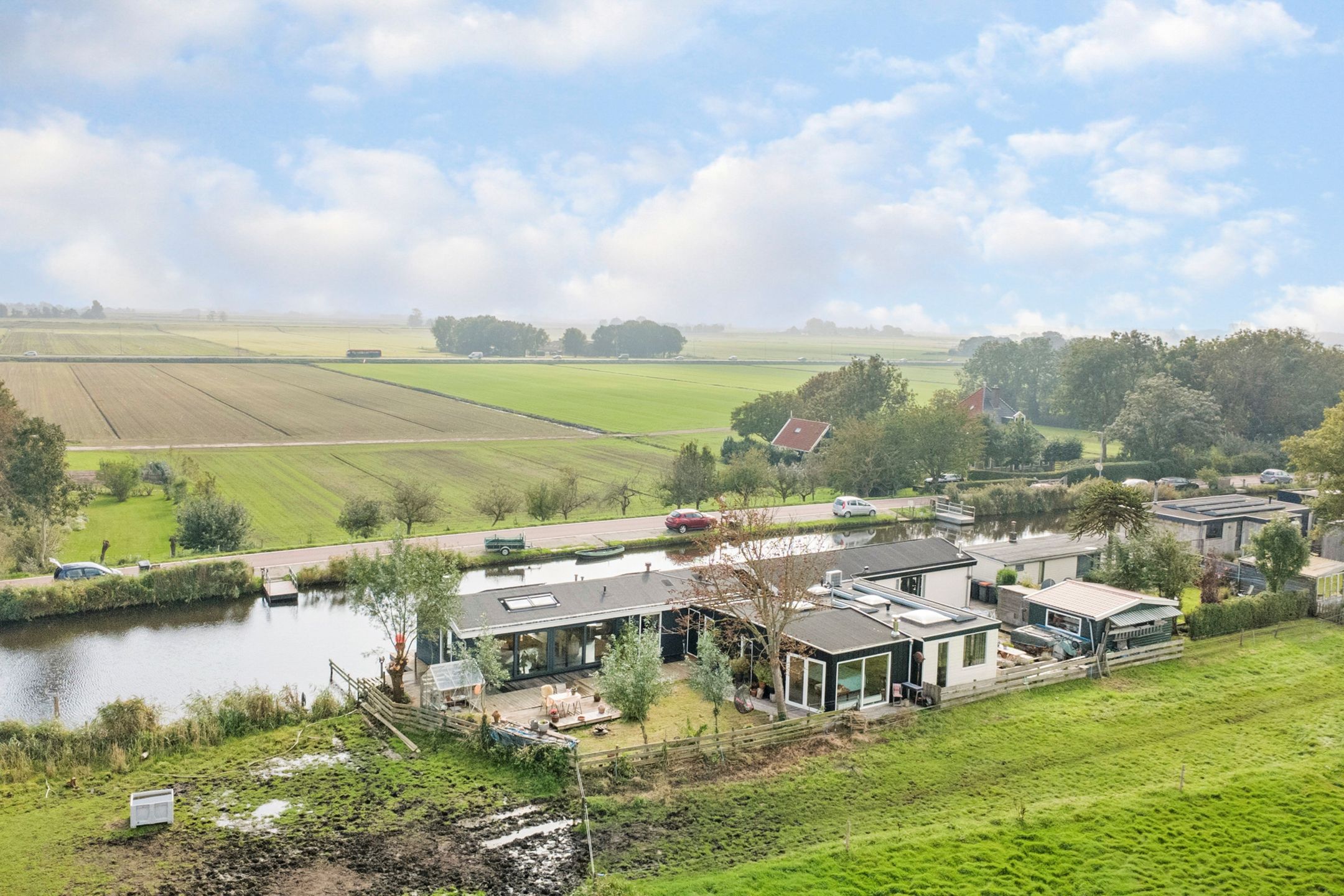 Photo 39 of Broekermeerdijk 27-WS