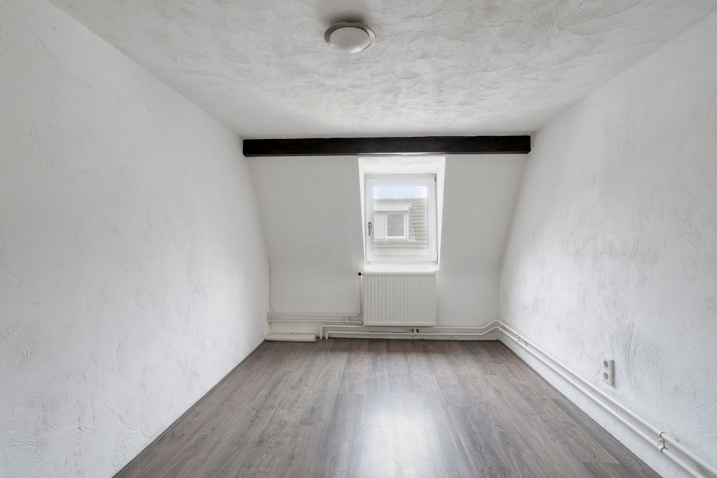 Photo 34 of Willemstraat 21