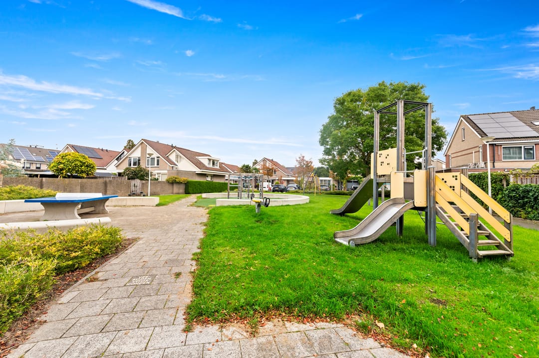 Photo 53 of Van der Meulenstraat 42