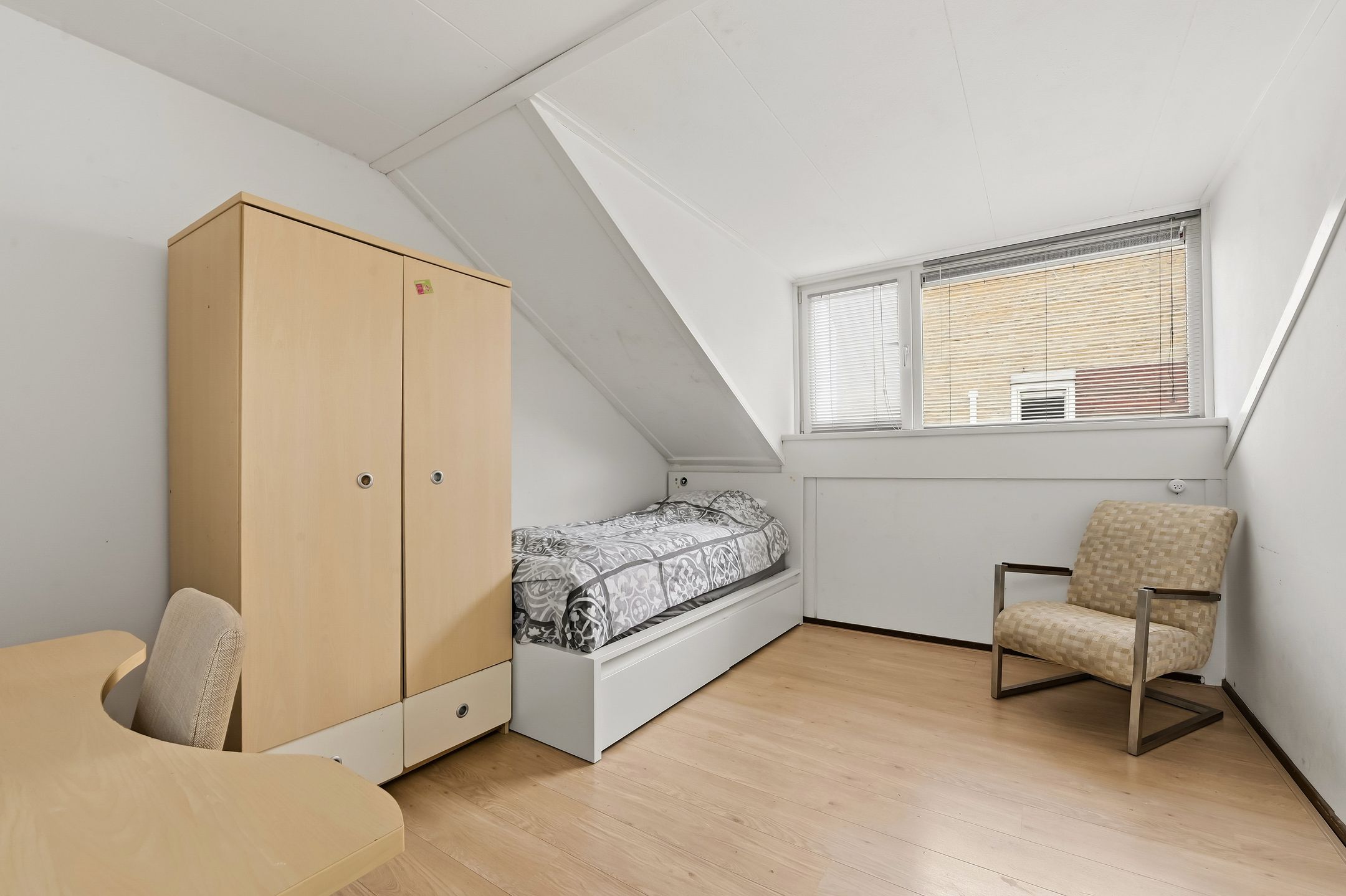Photo 33 of Van der Meulenstraat 42
