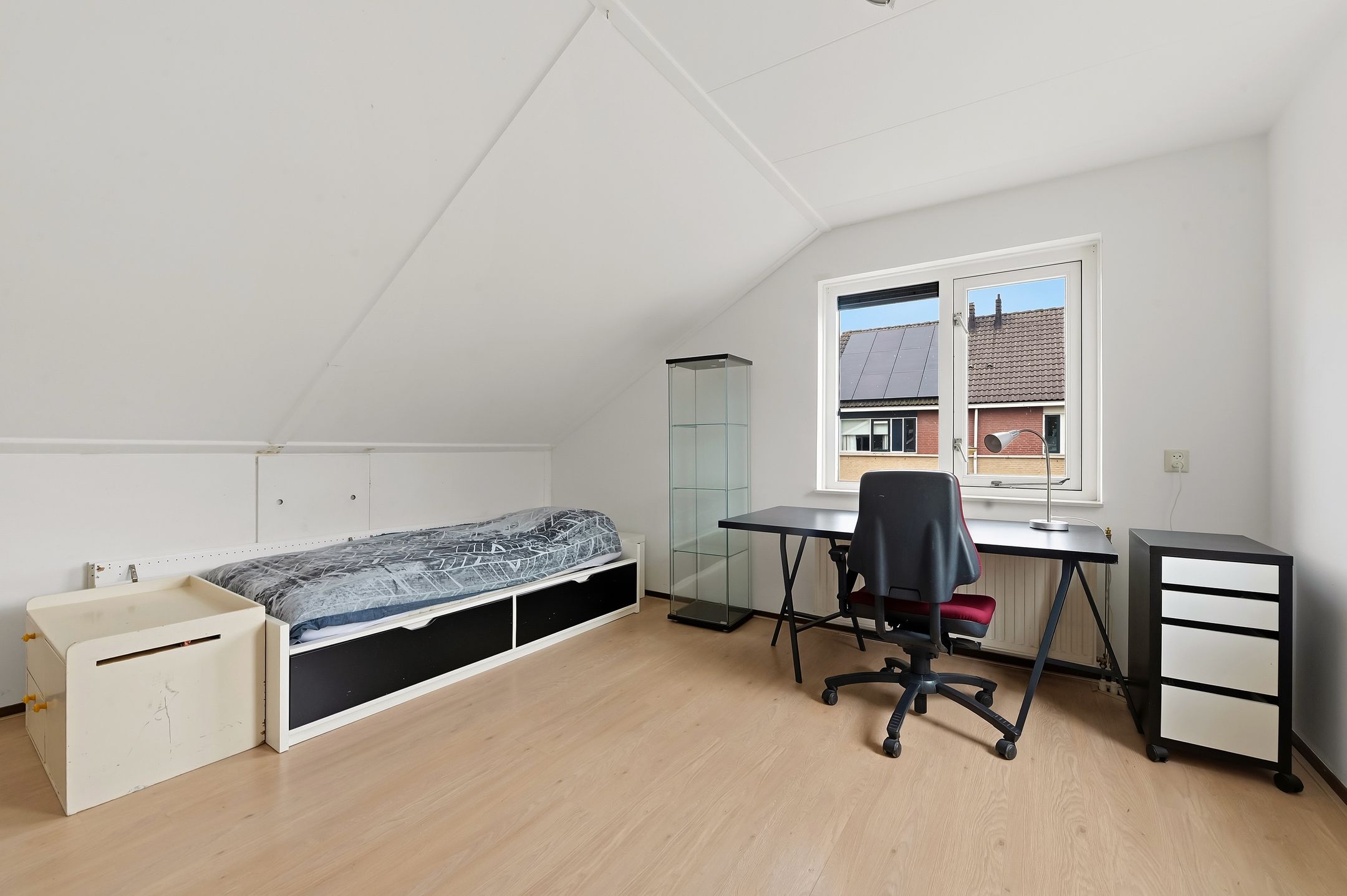 Photo 42 of Van der Meulenstraat 42