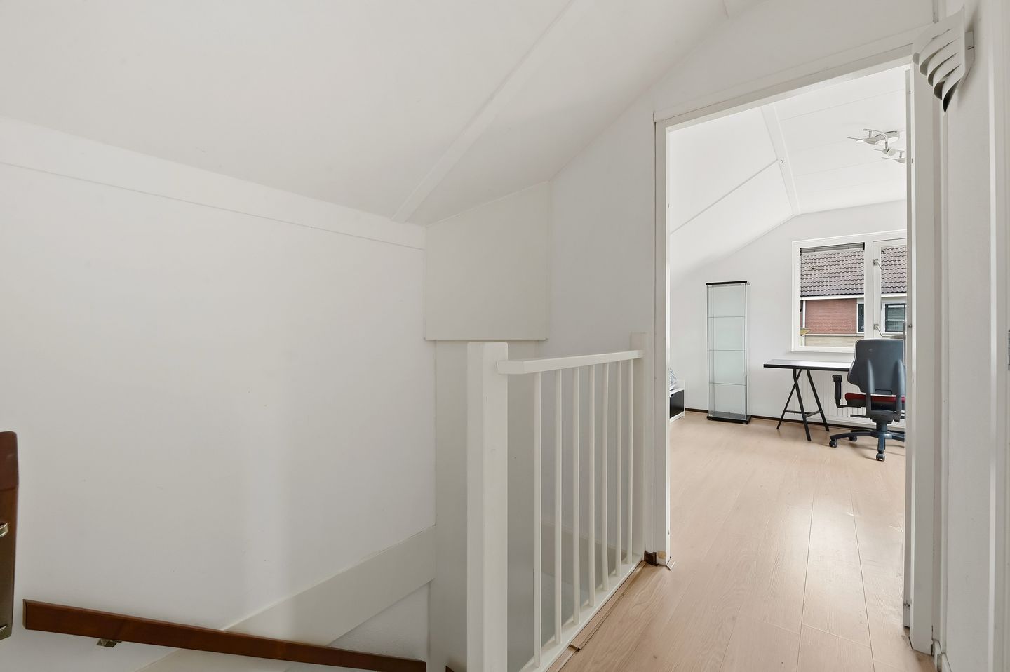 Photo 35 of Van der Meulenstraat 42