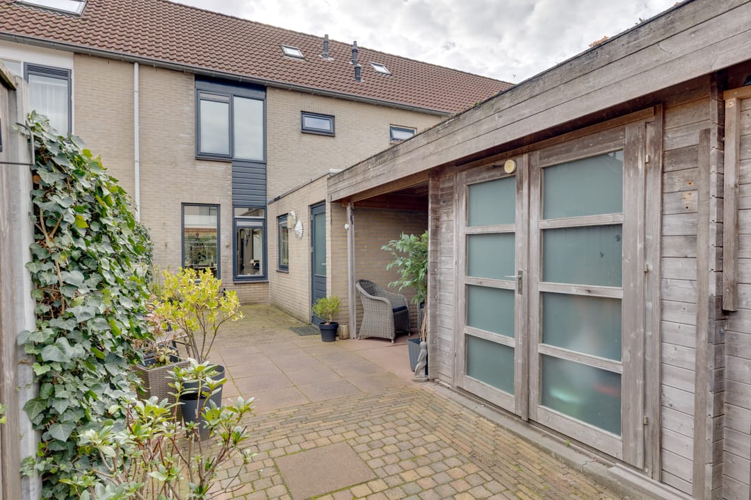 Photo 23 of Van Leeuwtemarke 40