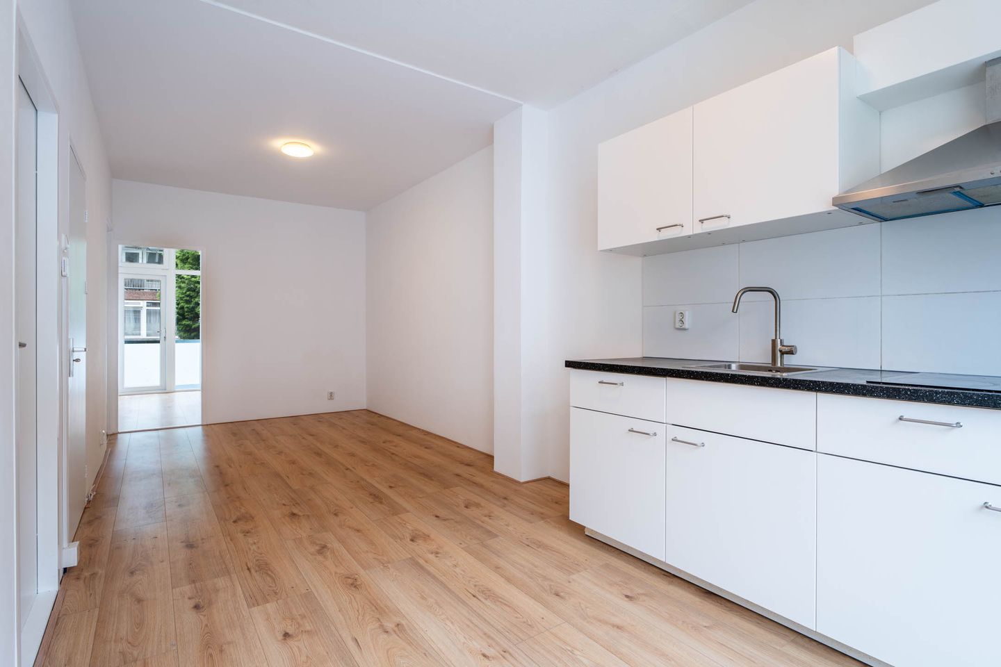 Foto 10 van Moerkerkestraat 147-B01
