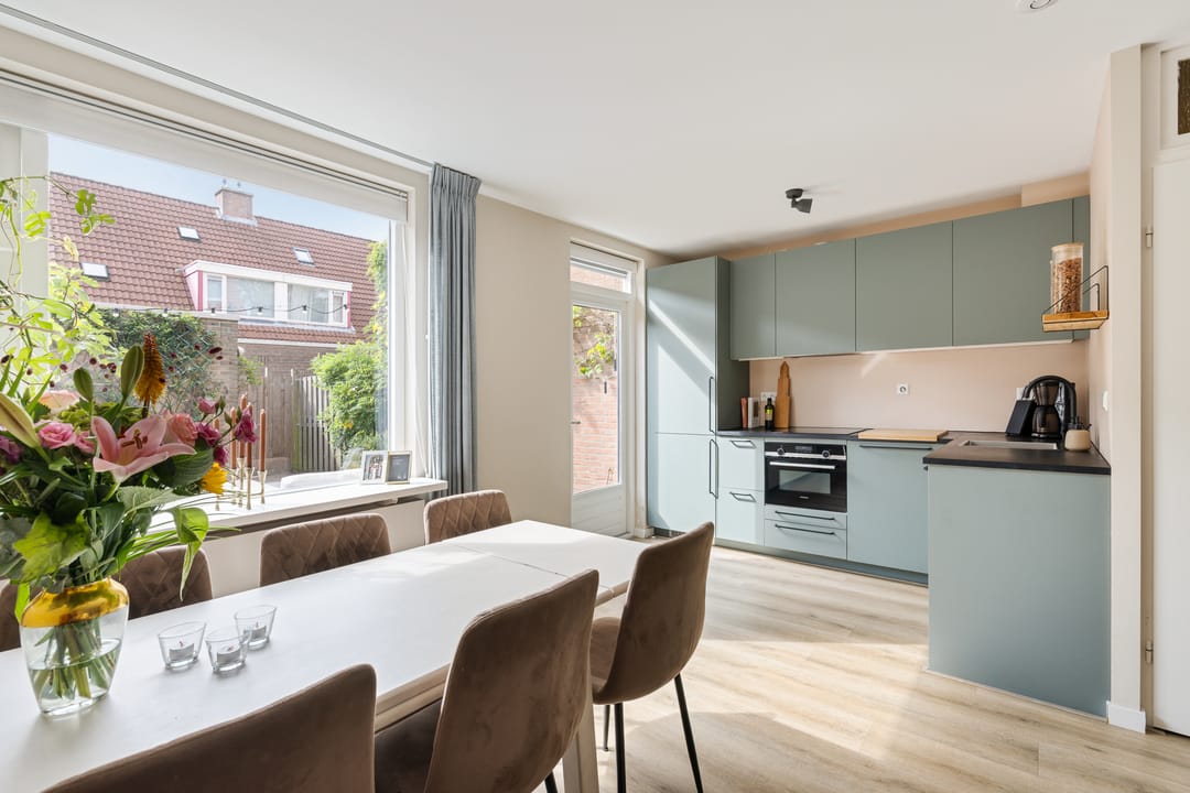 Photo 2 of Waalstraat 26