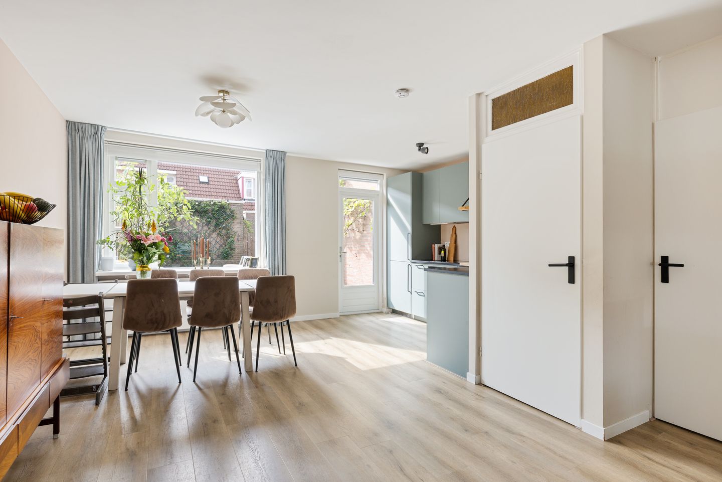 Photo 10 of Waalstraat 26