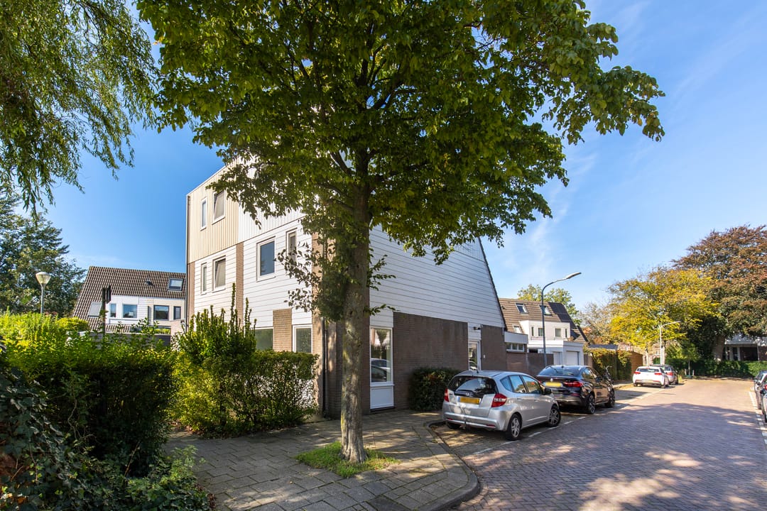 Photo 28 of Van der Duyn van Maasdamstraat 2