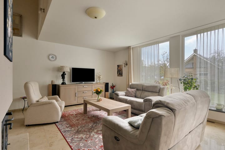 Photo 4 of Tolhuislaan 11