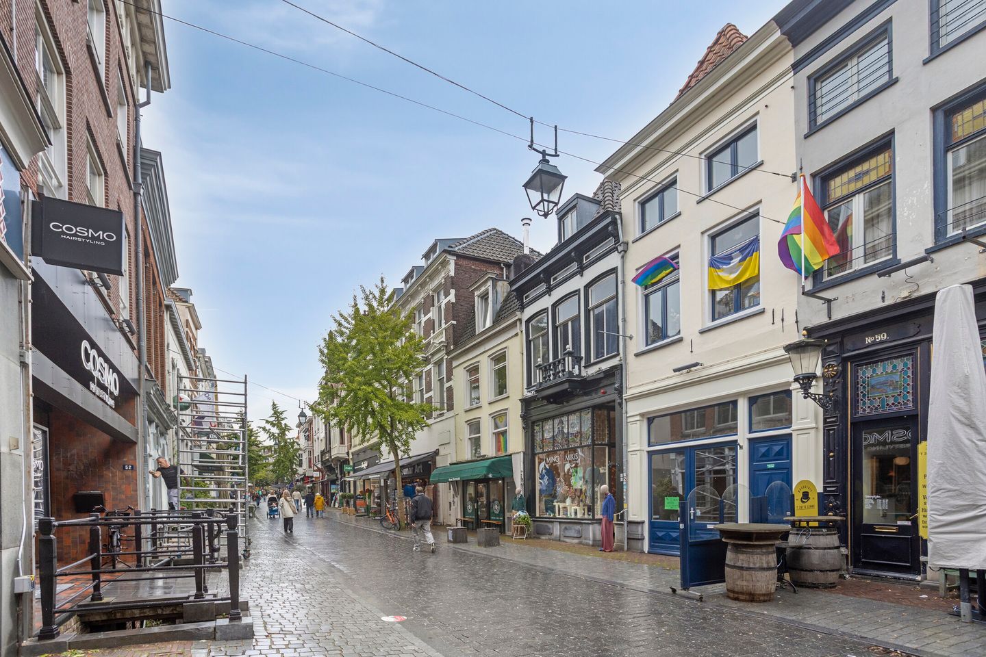 View photo 2 of Lange Hezelstraat 57