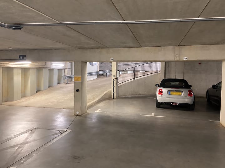 Foto 2 van Plein - parkeerplek 19
