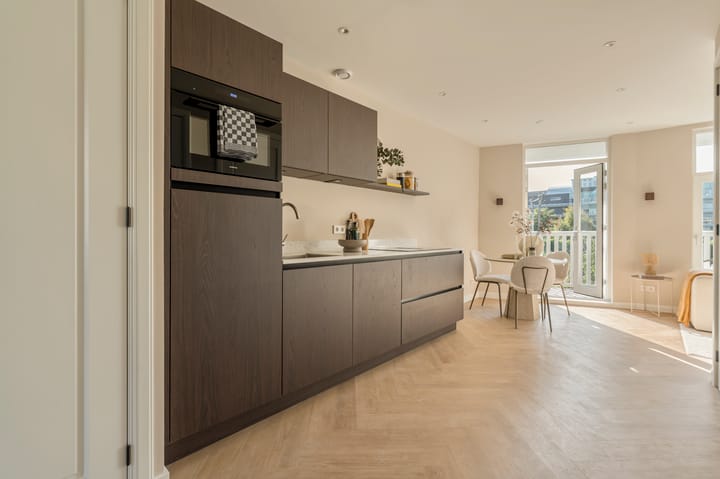 Photo 5 of Oetewalerstraat 42-2