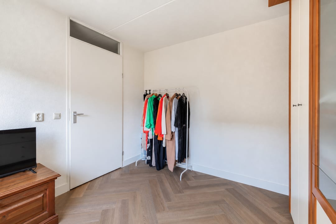 Photo 37 of Van Houtenstraat 4