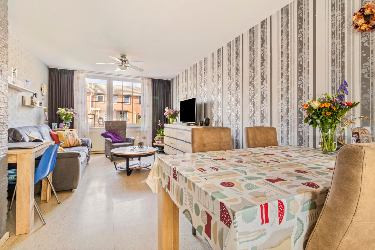 Photo 4 of van Ruysdaelstraat 13